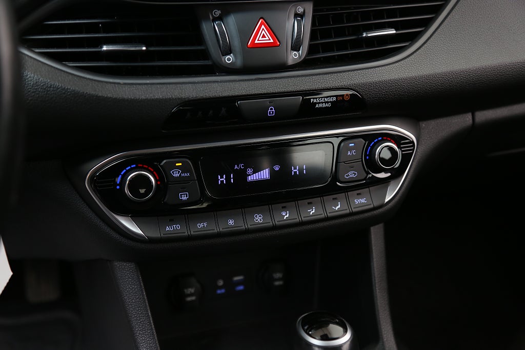 Hyundai i30 1,6 CRDi Comfort Kombi Aut Motorv Dragkrok 2018