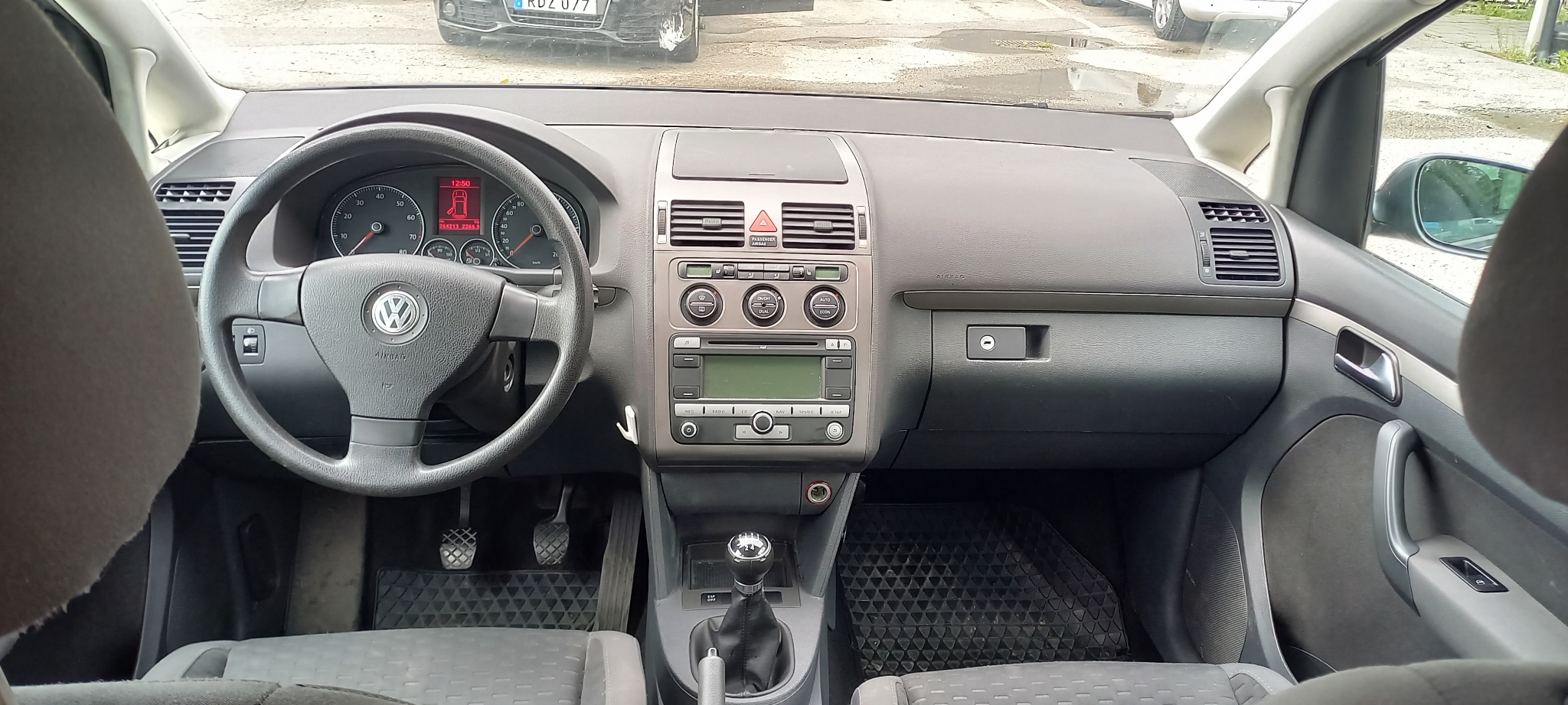 Volkswagen Touran 2.0 EcoFuel 109hk 2007, kuva 6/31