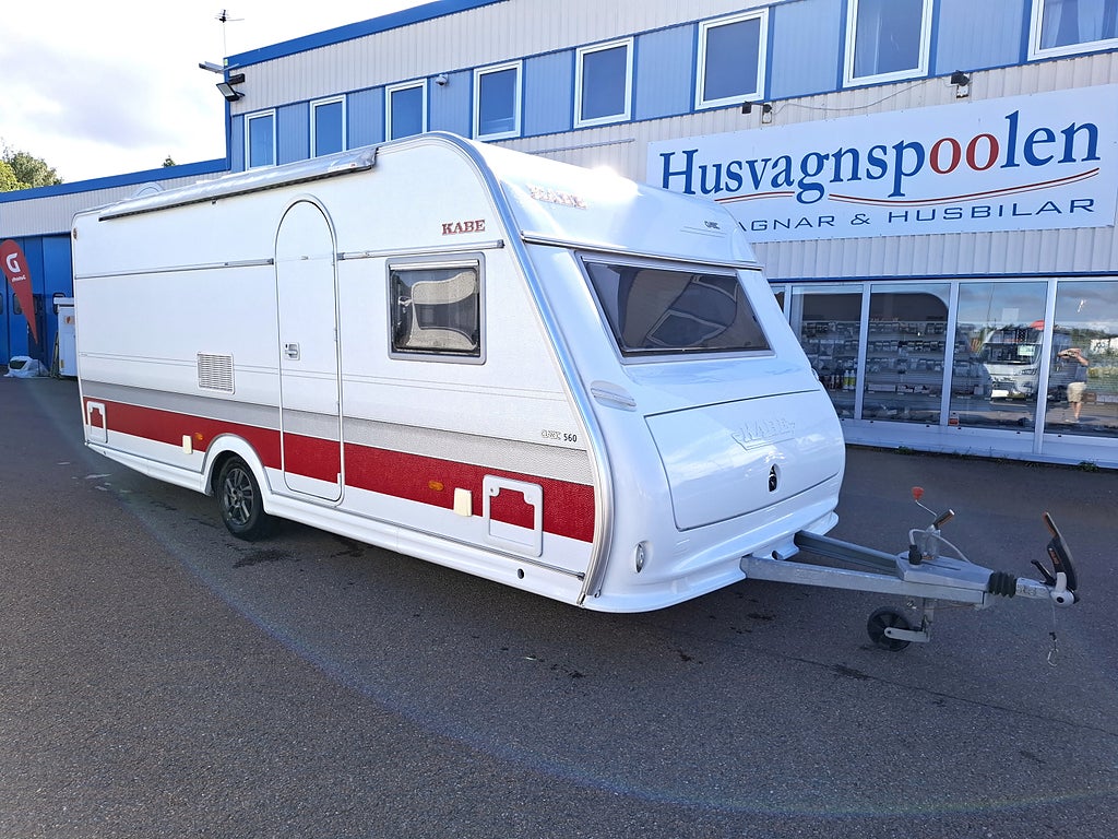 Kabe CLASSIC 560 XL KS Dubbelbädd, Cykelställ, Markis, Solpanel