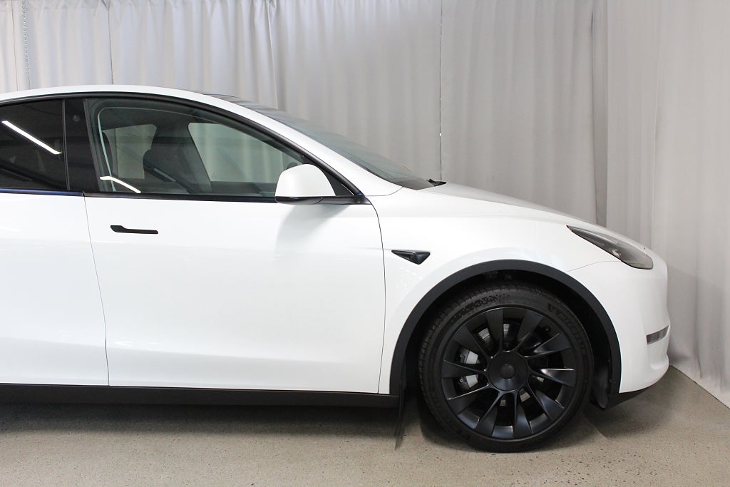 Tesla Model Y Long Range AWD 514 HK, Drag, 20'' Uberturbine, S&V-hjul