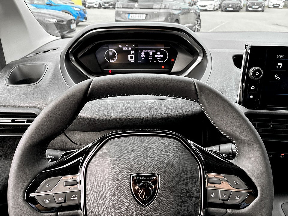 Bild på Peugeot Partner + 130hk Aut L2 - EDITION! SERVICE & V-HJUL INGÅR!