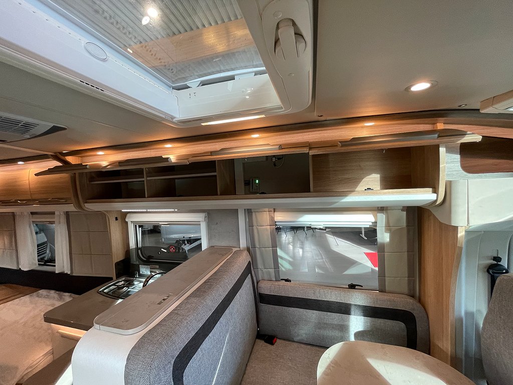 Knaus Sky TI 700 MEB /Hyd-stöd/AC bodel/Solcell/Badrum bak - Knaus