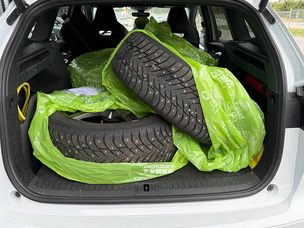 Skoda Enyaq iV 80 Sportline, Drag, S&V-hjul
