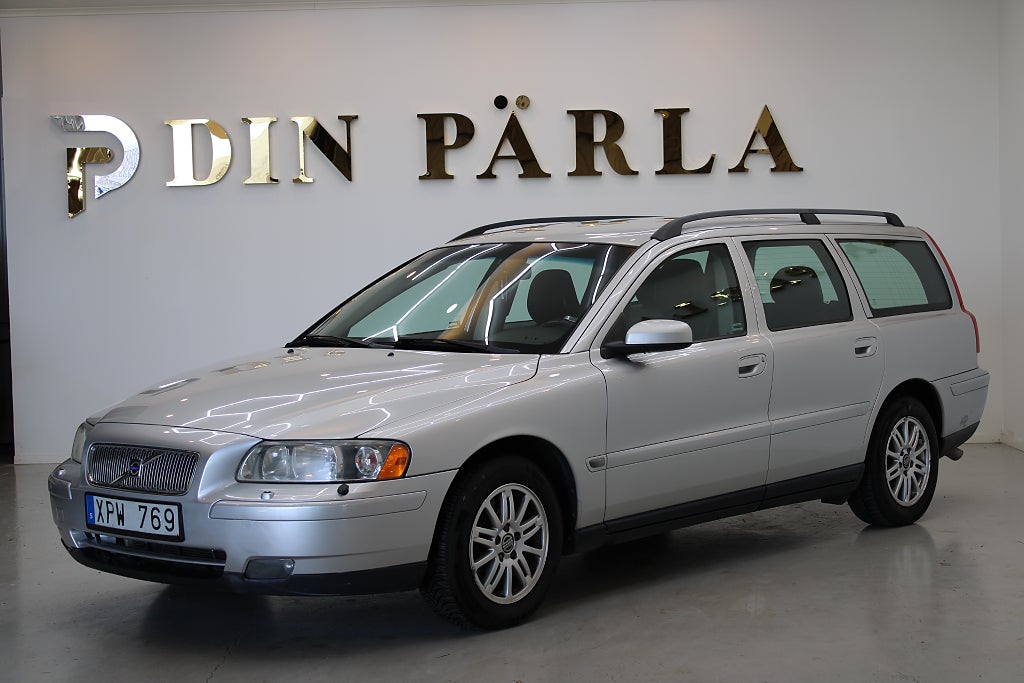 Volvo V70 2.4 Kinetic 170hk Automat Kamrembytt Drag Nyservad 