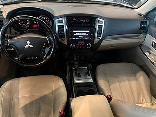 Mitsubishi Pajero 3.2 Di-D 4WD 7-sits 190hk Drag/Pano/Kamera