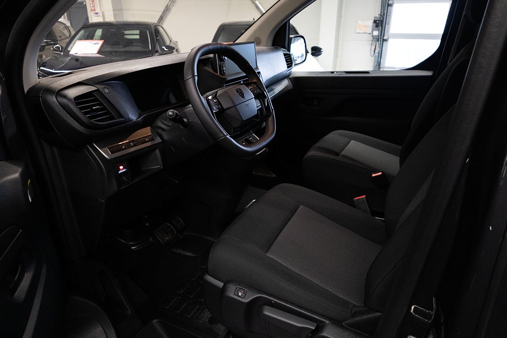 Peugeot Expert L3 Crew Cab 180hk AT8 PLUS 2.2L Dubbla sido 17 alu Värm