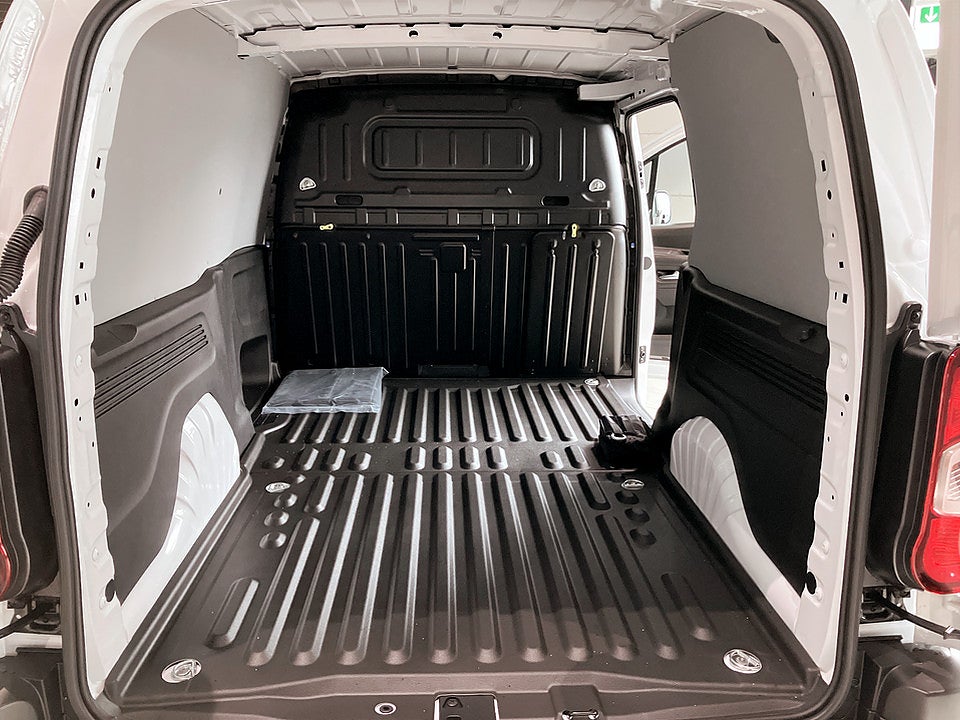 Bild på Peugeot Partner BlueHDi 130hk Aut L2 - HYRBIL