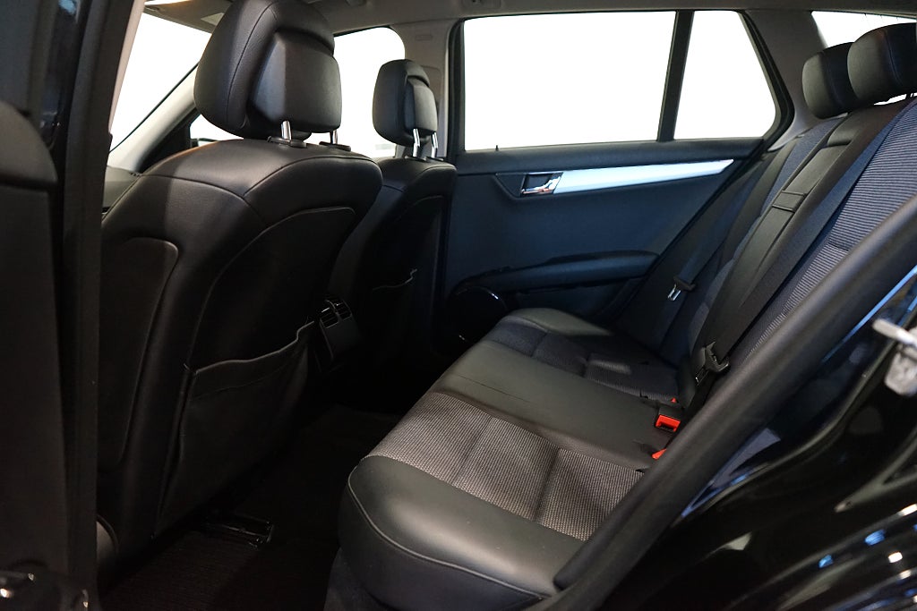Mercedes-Benz C 180 T BlueEFFICIENCY Avantgarde Automat Dragkrok 156hk