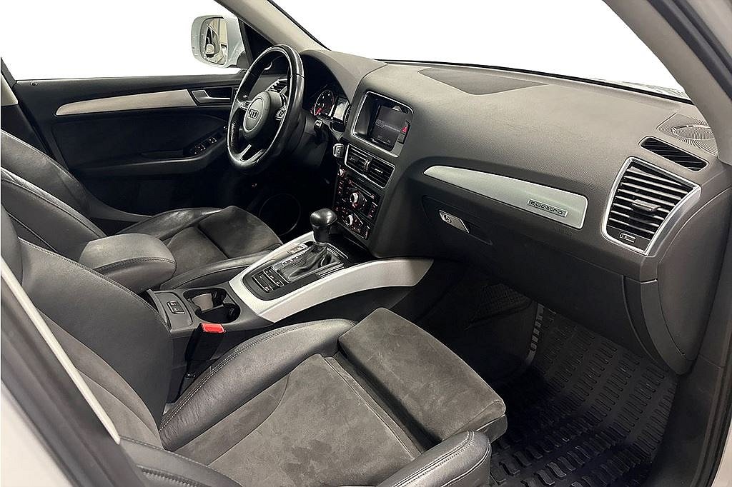 Audi Q5 2.0 TDI Quattro, 1 BRUKARE, B/O, DRAG, PANORAMA