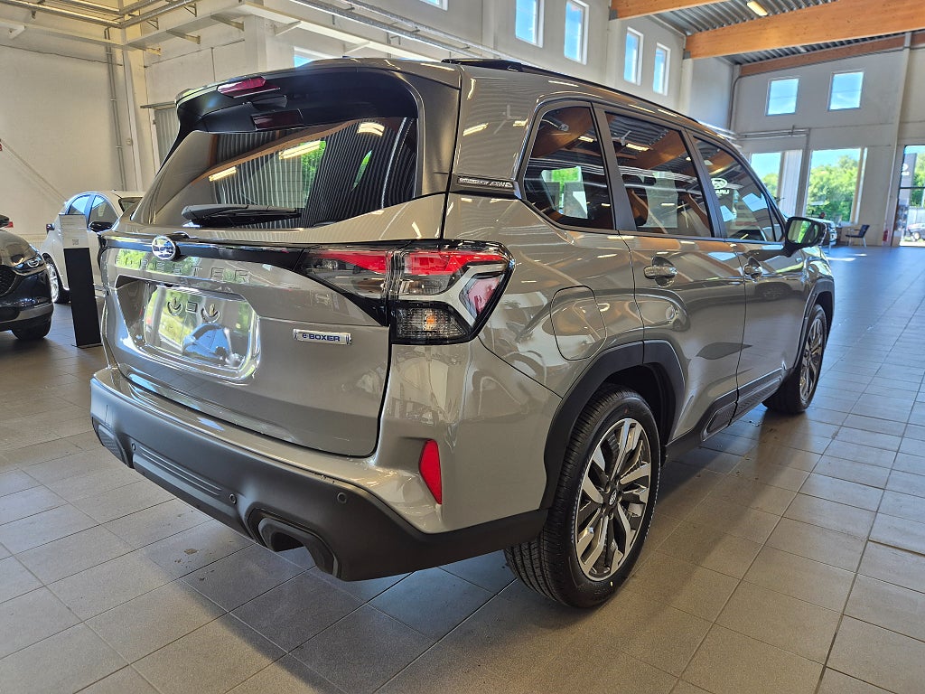 Subaru Forester 2,0 150hk e-Boxer Limited / Skinn / Rattvärme / 360-kam