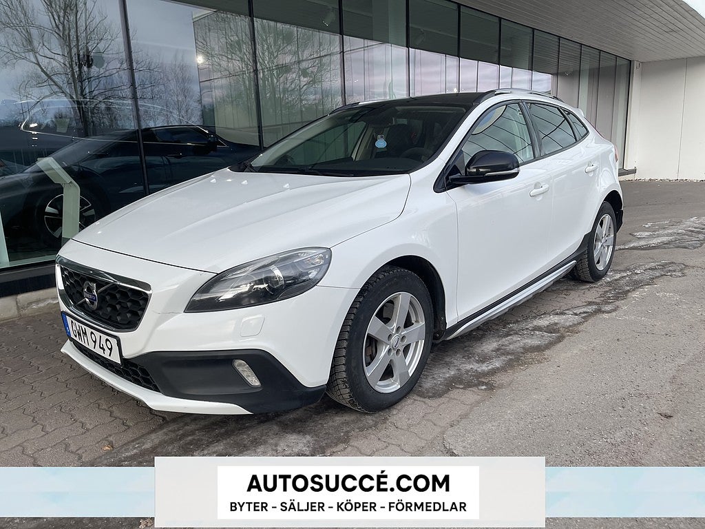 Volvo V40 Cross Country D3 Summum Backkamera/Panoramatak/Motorvärmare