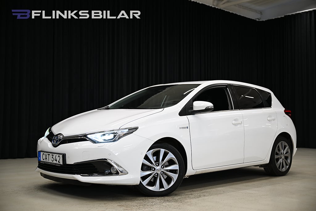 Toyota Auris Hybrid 136HK Executive|Backkamera|17"|LED|M/K-Värmare