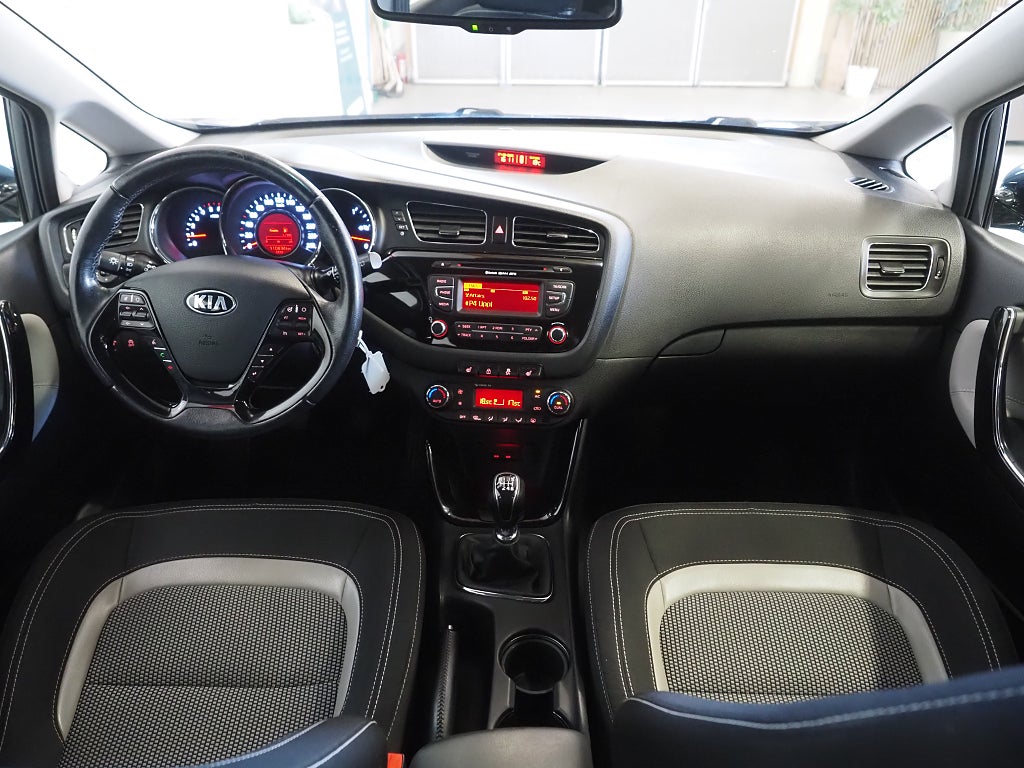 Kia Ceed cee'd 1.6 CRDi 110hk EX Comfort | Dragkrok | 2014