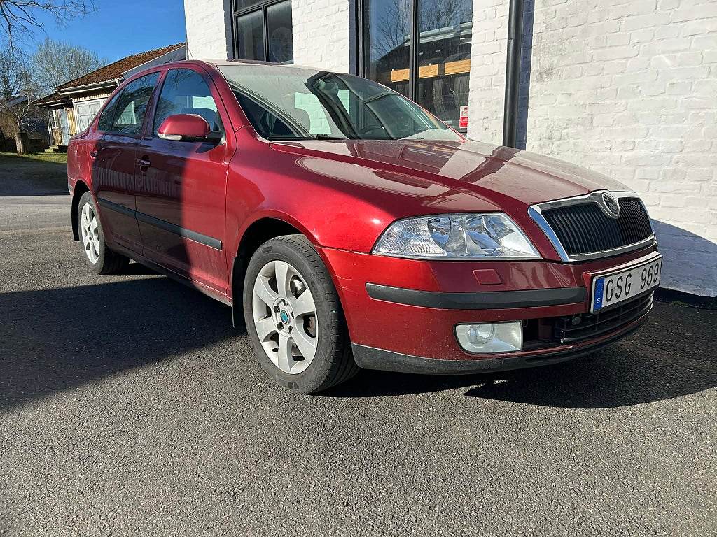 Skoda Octavia 2.0 TDI DPF 140 hk DSG REPARATIONS OBJEKT SKUREN MOTOR