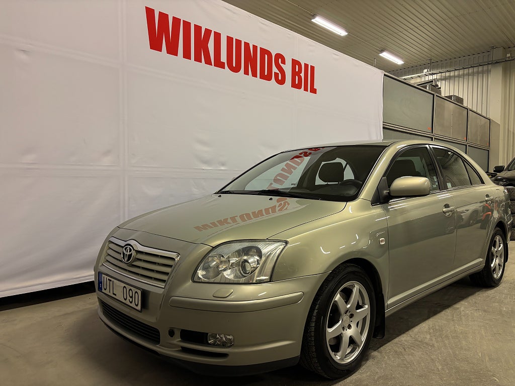 Toyota Avensis Liftback 2.0 D-4 VVT-i 147hk 9586 mil! Webasto & Kupé-v