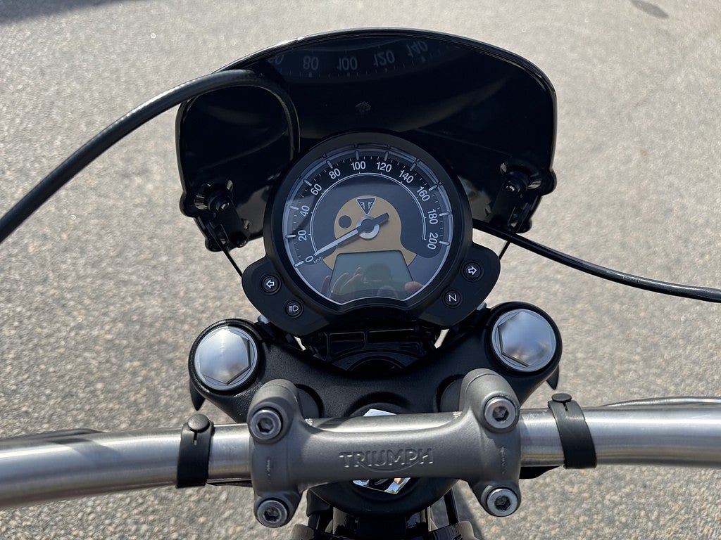 Triumph Bonneville Bobber 2017 - miniatyr 9