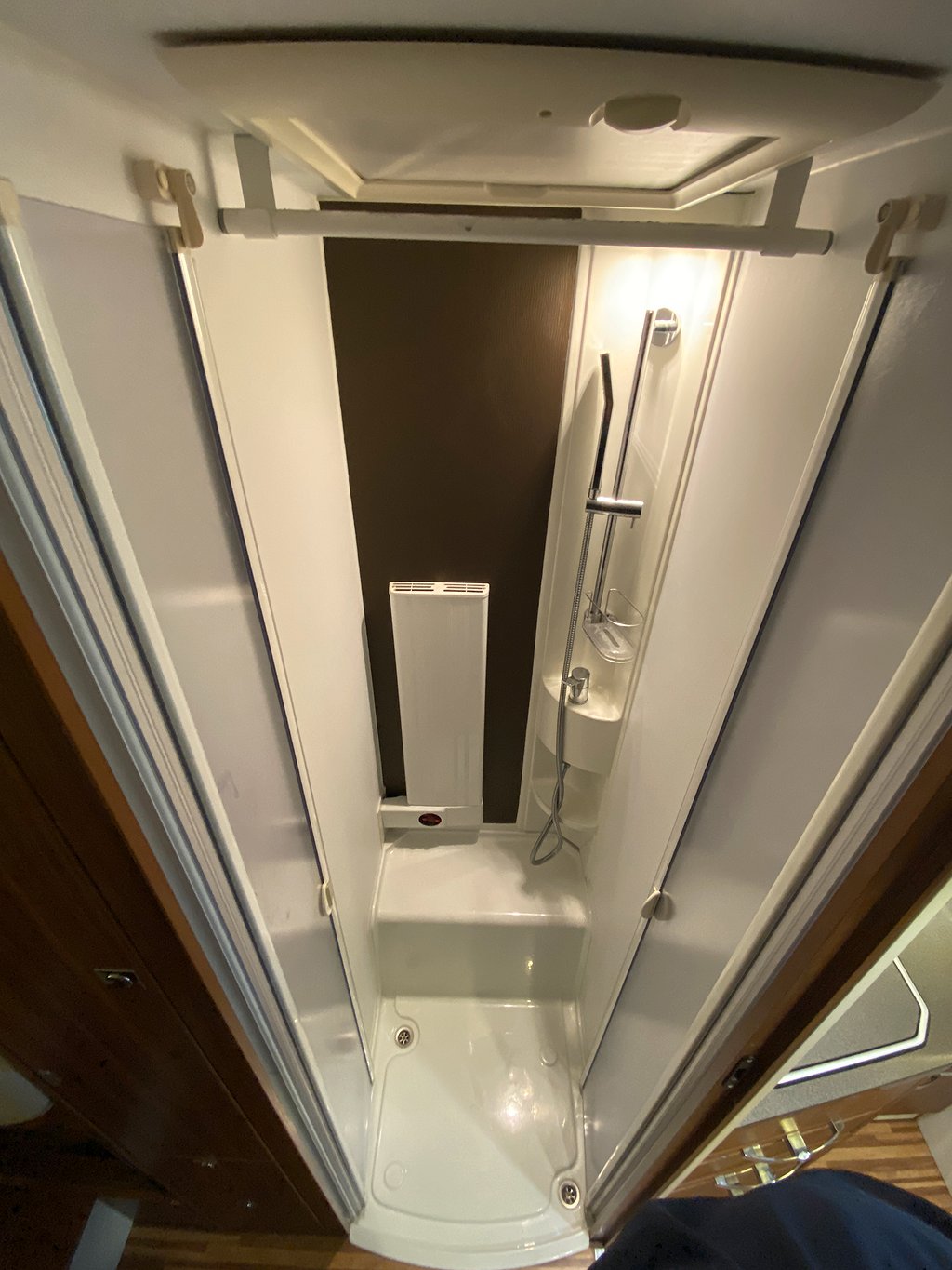 Adria Coral Supreme S 670 SL / ALDE / Dragkrok / Fint skick! - Adria