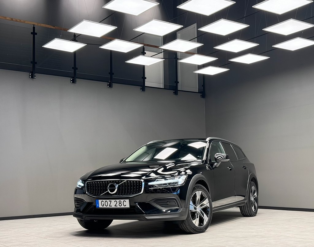 Volvo V60 Cross Country B4 AWD Momentum/Drag/B-Kam/VOC/2,99%