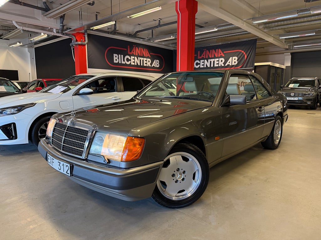 Mercedes-Benz 300 CE Coupé 180hk Skinn 3 ägare Ny servad Ny besiktad 