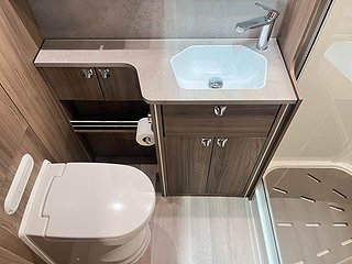 Husbil-integrerad Kabe IMPERIAL 910 T 23 av 31