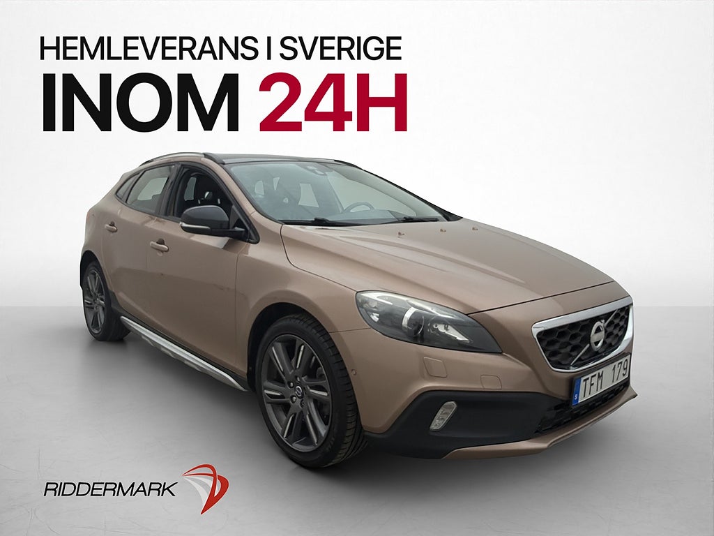 Volvo V40 Cross Country T4 AWD Momentum Panorama Navi Skinn