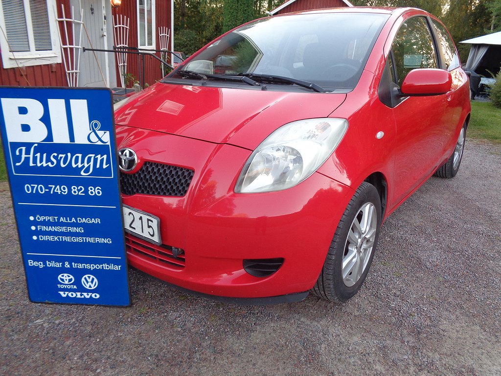 Toyota Yaris 3D 1.3 VVT-i AUTOMAT/NYBES/MV/FARTH/FINANS/INBYTE