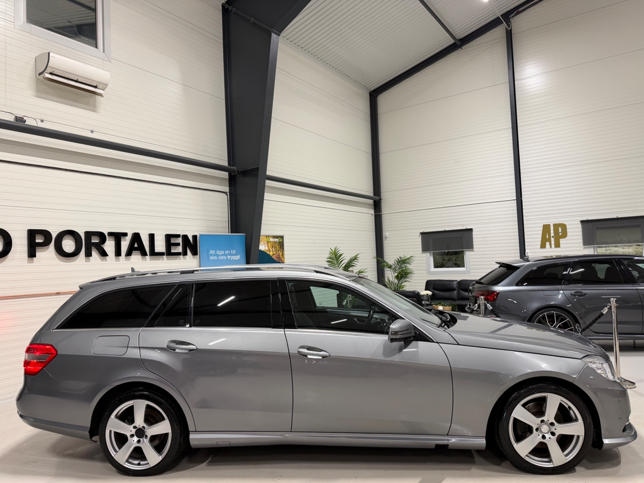 Mercedes-Benz E 200 T CDI 7G-Tronic 2013, bild 7/45
