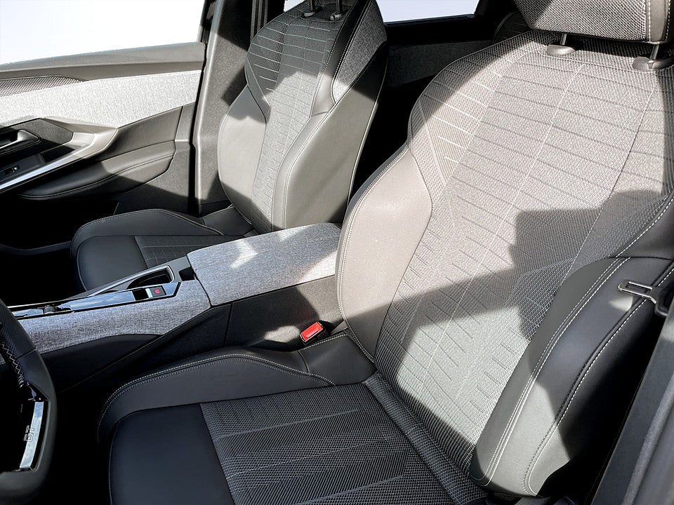 Bild på Peugeot 5008 GT Hybrid 1.2 PT 145hk Aut 7-SITS B-KAMERA CARPLAY