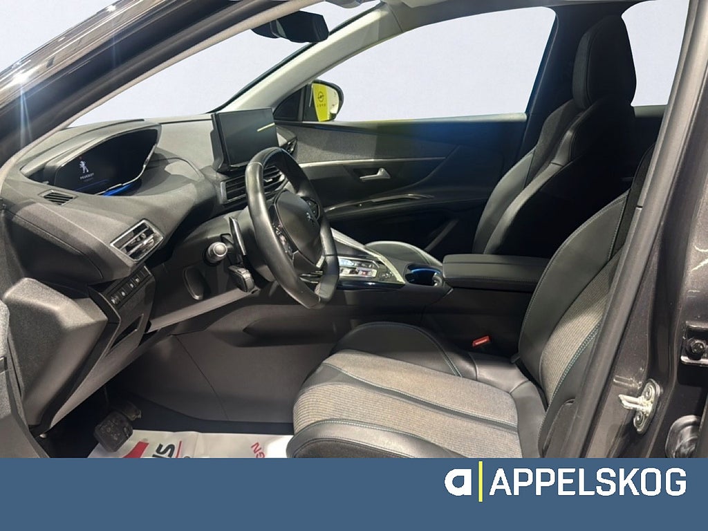 Peugeot 3008 ALLURE Hybrid 4 300hk |RÄNTA 3,99%|V-HJUL INGÅR| thumbnail