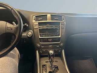 Lexus IS 250 2.5 V6 Mvärmare Kamkedja S&V-däck Farthållare – bild 11