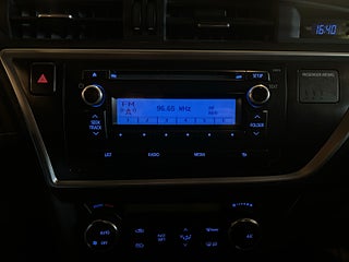 Toyota Auris 1.4 D-4D Life Motorvärmare/SoV/Fhåll/AC – bild 11