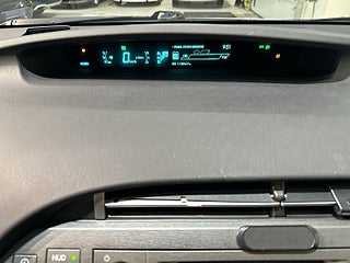 Toyota Prius Plug-in Hybrid 1.8 VVT-i Kamera Kamkedja HuD S/V-hjul – bild 15