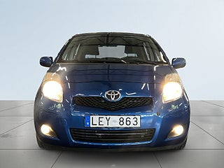 Toyota Yaris 5-dörrar 1.33 Dual VVT-i S&V-hjul Dragkrok Mok-värmare – bild 2