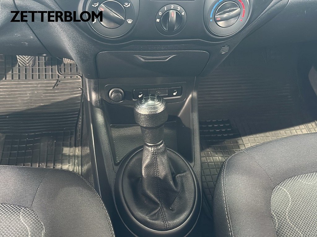 Halvkombi Hyundai i20 14 av 17