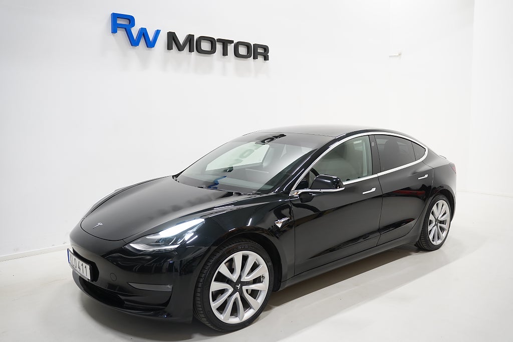 Tesla Model 3 Long Range AWD 440hk Pano B-kamera Skinn Navi 