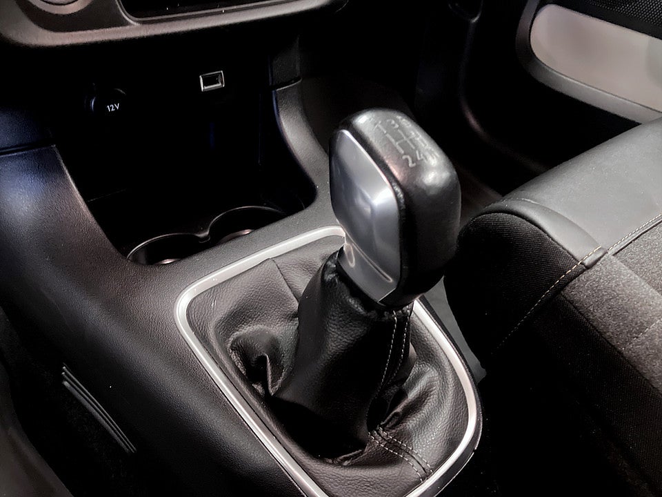 Bild på Citroen C3 Shine 1.2 PT 83hk BACKSENSORER FARTHÅLLARE
