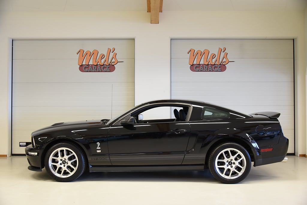 Ford Mustang Shelby GT500 V8 med kompressor och ca 507hk. Fin bil