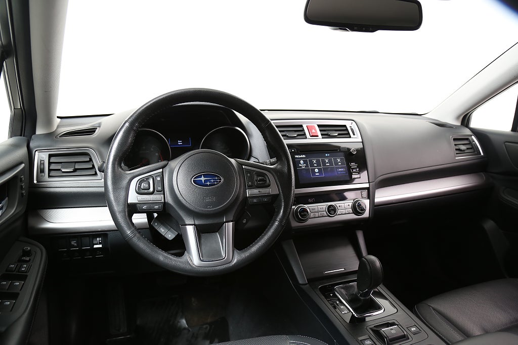 Subaru Outback 2,5i 175hk Ridge AWD Aut Skinn Extraljus Motorv Drag 2017