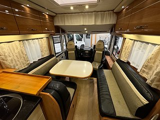 Husbil-integrerad LMC Grand Explorer I800 AUT 180HK 20 av 27