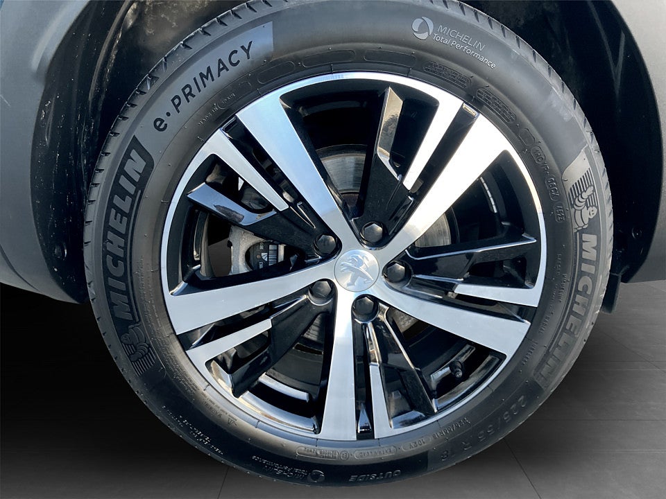 Bild på Peugeot 3008 GT 1.2 PT 130hk Aut B-KAMERA CARPLAY