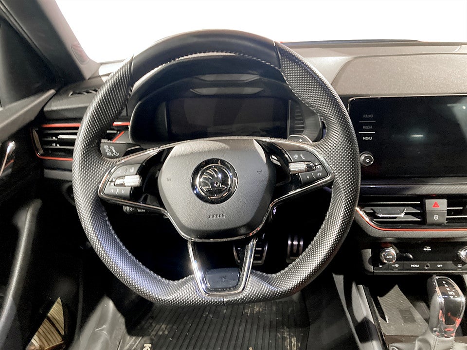 Bild på Skoda Kamiq Monte Carlo 1.0 TSI 110hk Aut - DRAG, B-KAMERA