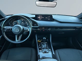 Mazda 3 Hatchback 2.0 MHybrid Kamera/MoK-Värm/SoV-Däck/Navi/HuD – bild 8