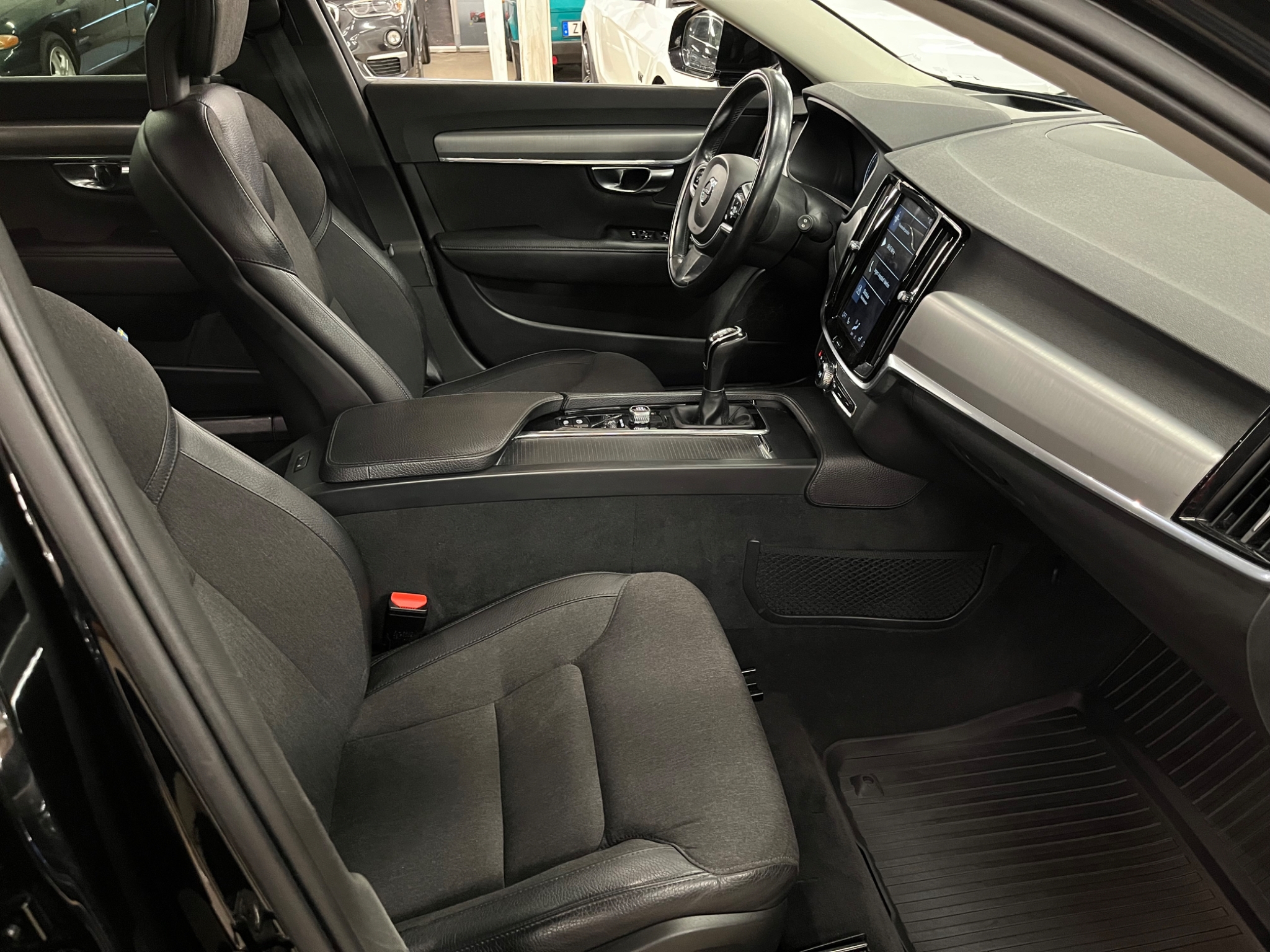 Volvo V90 D3 Momentum Euro 6 2018, bild 6/30