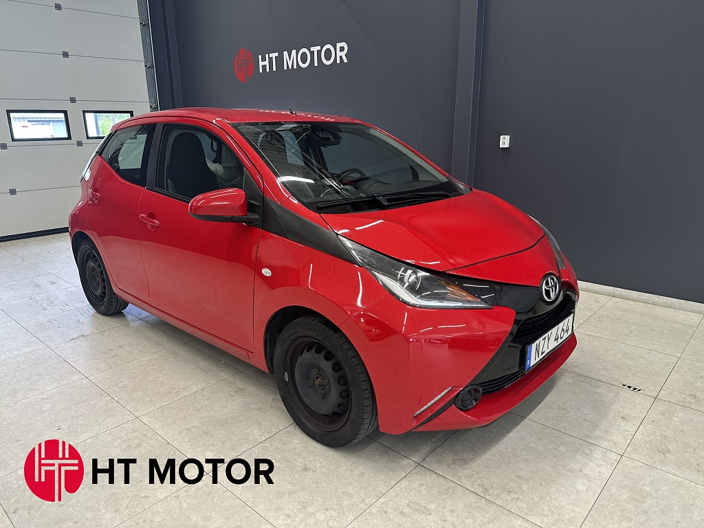 Toyota Aygo 5-dörrar 1.0 VVT-i X-PLAY Touch motor & Kupé värmare