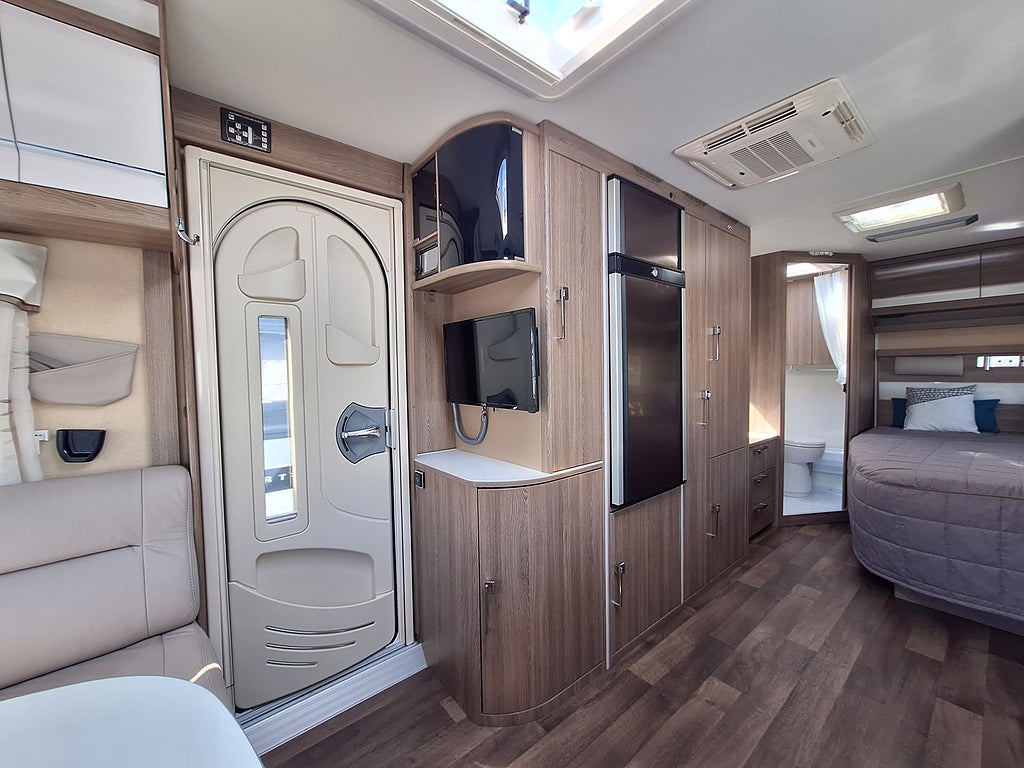 Kabe Imperial 600 XL KS Dubbelbädd, AC, Solcell, Mover, Boxmarkis, Hy