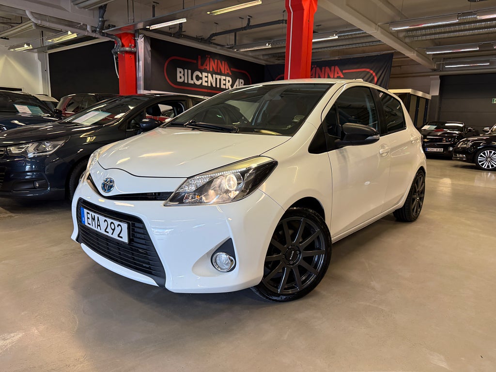 Toyota Yaris Hybrid e-CVT Active Aut Backkamera Ny besiktad SoV