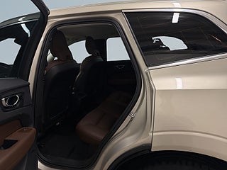Volvo XC60 B4 AWD Momentum Advanced S&V-hjul Värmare Drag Kamera – bild 13