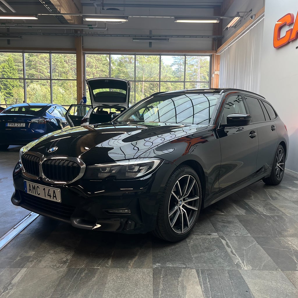 BMW 320D xDrive Touring Sport line Panorama Carplay HiFi Drag