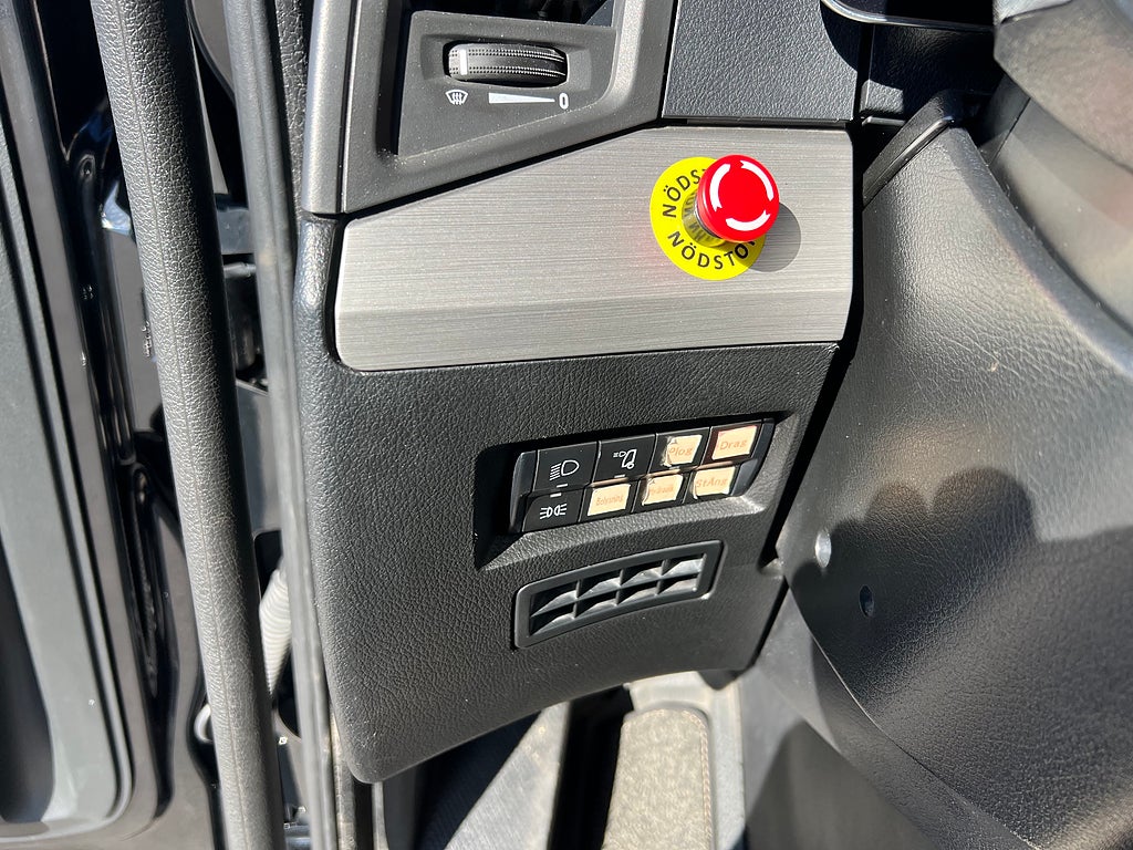 Mercedes-Benz Arocs 3251 Tridem Lastväxlare, Fullt Plogutrustad