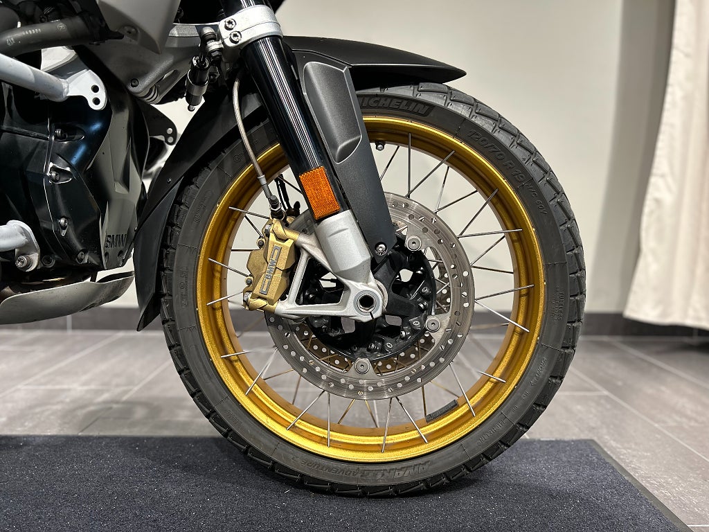 BMW R1250GS / Style HP / 3st väskor / 3,45% ränta / Motobågar
